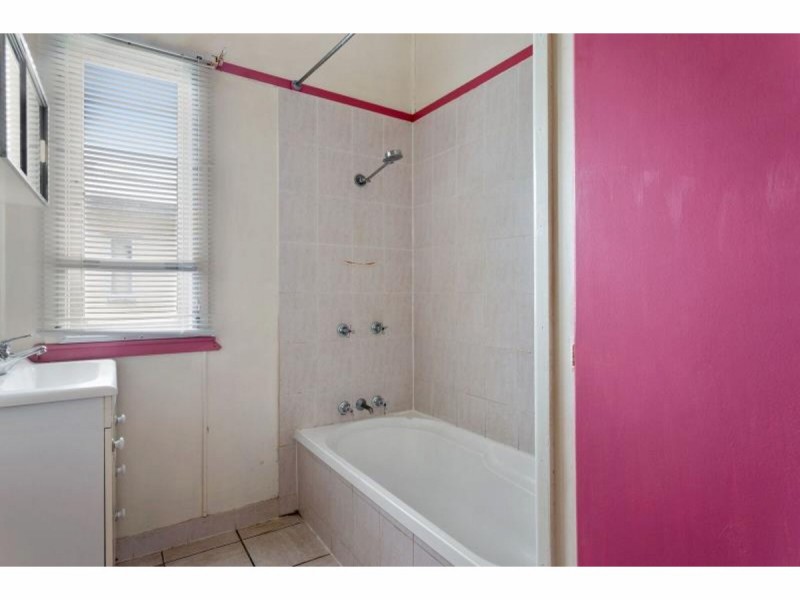 202 High Street, Berserker QLD 4701